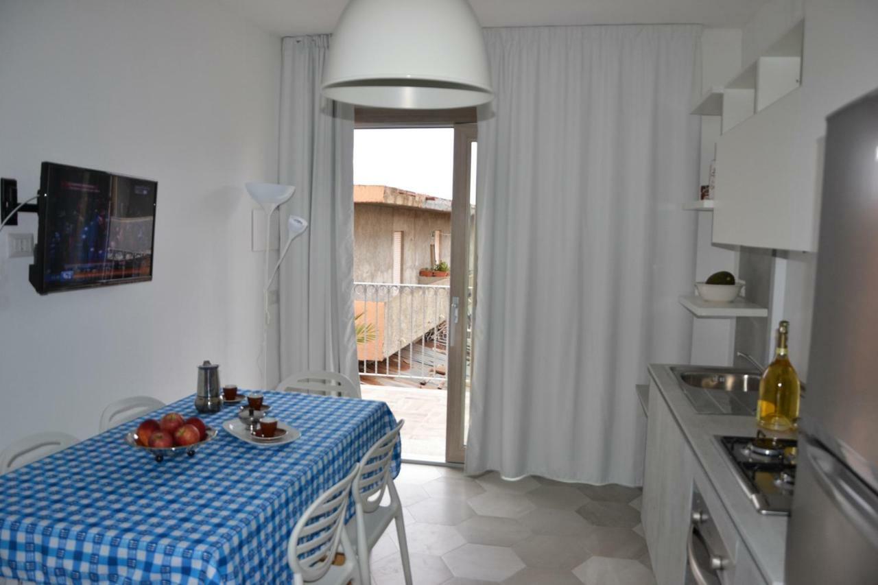 Apartamento Le Perle Dell'Isola Isola Rossa Exterior foto