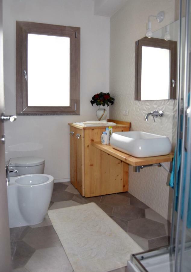 Apartamento Le Perle Dell'Isola Isola Rossa Exterior foto