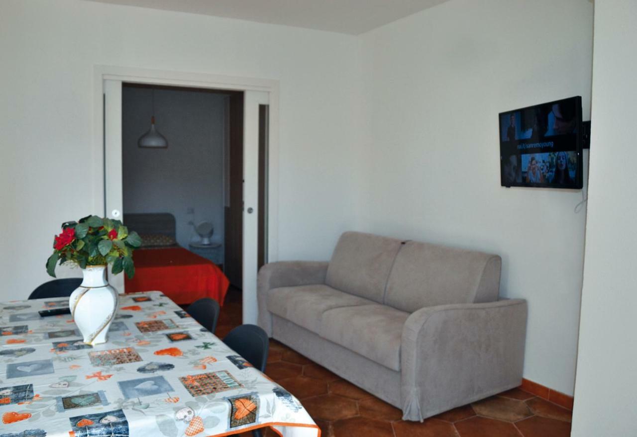 Apartamento Le Perle Dell'Isola Isola Rossa Exterior foto