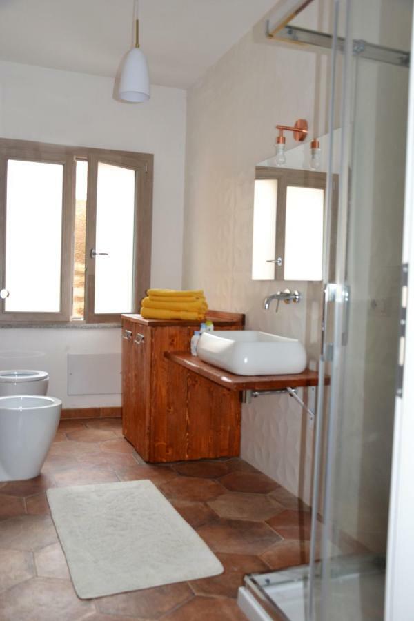 Apartamento Le Perle Dell'Isola Isola Rossa Exterior foto