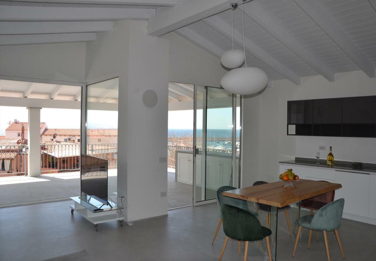 Apartamento Le Perle Dell'Isola Isola Rossa Exterior foto