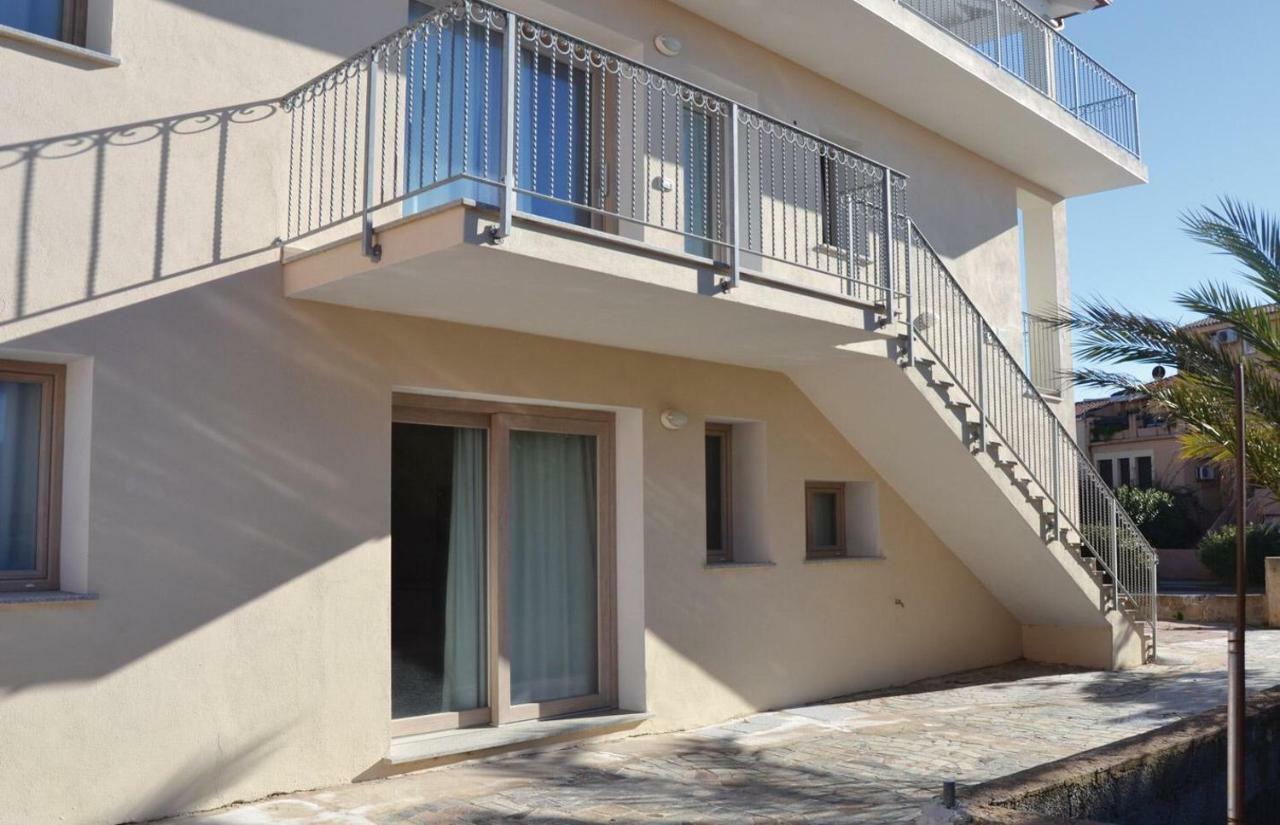 Apartamento Le Perle Dell'Isola Isola Rossa Exterior foto